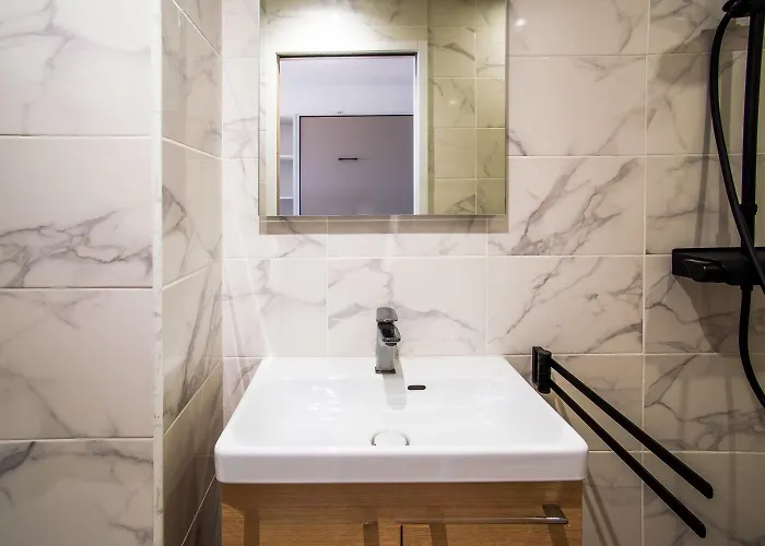 L'ecume Bleue Du Saint-maurice, Vue Et Parking Prive